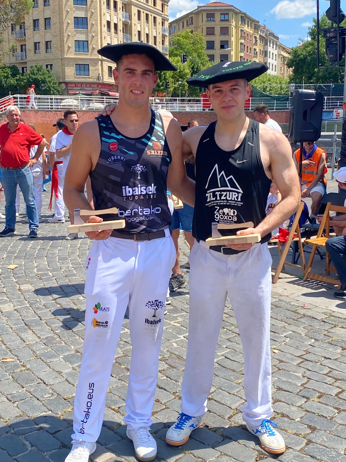 Iker Vicente y Joxean Etxeberria, campeones navarros de Aizkora en la modalidad de parejas